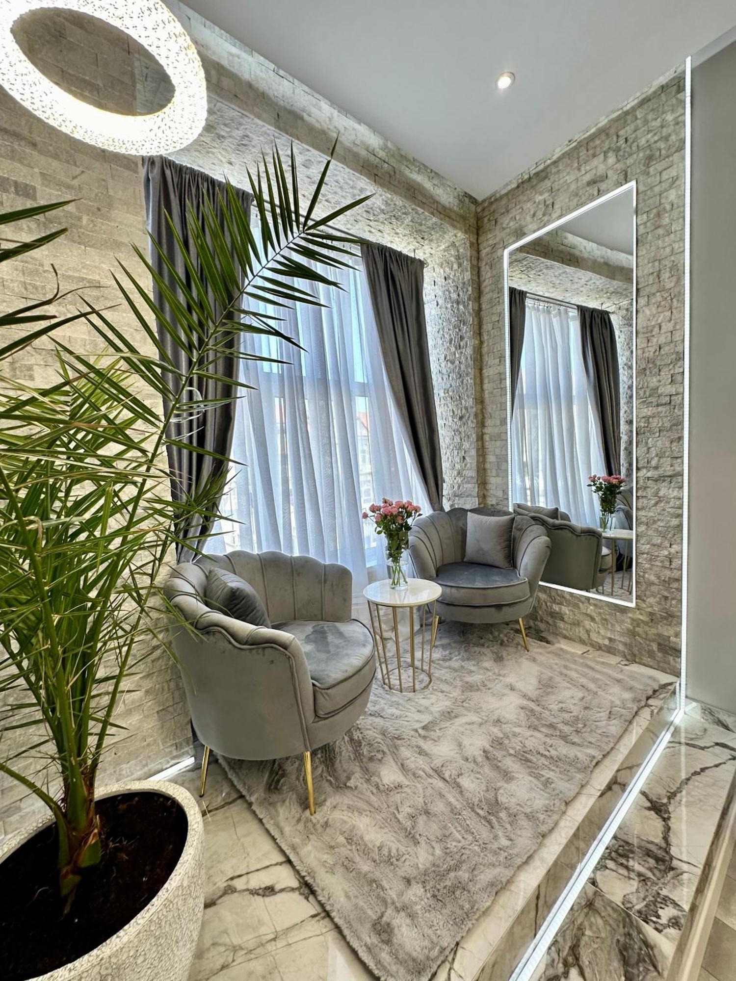 Deyinn Guest House Centrum トゥルダ エクステリア 写真